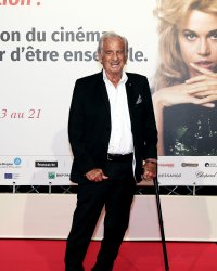 Victime d'une mauvaise chute, Jean-Paul Belmondo doit "se reposer"