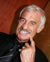 10 people qui ont osé la moustache