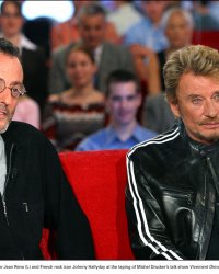 Jean Reno sait où il sera enterré grâce à une révélation de Johnny Halliday