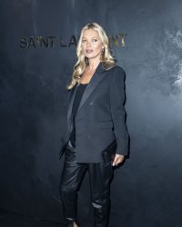 Kate Moss "terriblement mal à l'aise" lors de séances photo : elle raconte