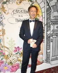 Stéphane Bern enfant : il recevait des gifles tous les jours