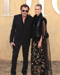 Laeticia Hallyday annonce que la sépulture de Johnny a été déplacée