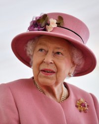 Elizabeth II : elle brise la tradition et reste à Windsor pour fêter Noël