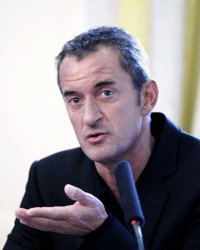 Christophe Dechavanne se souvient du jour où Mylène Farmer l'a dragué