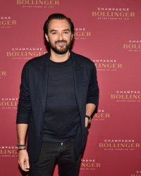 Cyril Lignac, ému aux larmes par... un gâteau !