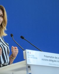 Marlène Schiappa, auteure de livres érotiques sous un pseudonyme ? Elle "assume"