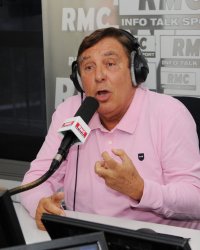 Jean-Pierre Foucault s'emporte contre des mesures gouvernementales "absurdes"