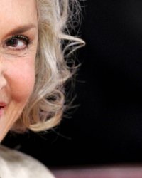 Sophie Garel revient sur son couple avec Jean Yanne : "Il était odieux !"