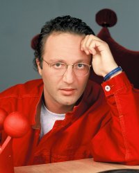 Animateurs télé : vous souvenez-vous de leur look à leurs débuts ?