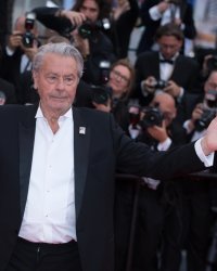 Alain Delon serait de retour chez lui après 4 mois d'hospitalisation