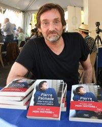 Pierre Palmade évoque son homosexualité et son mariage avec Véronique Sanson
