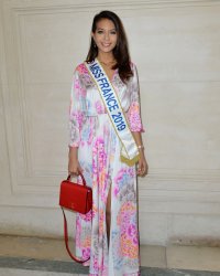 Vaimalama Chaves attaquée sur son poids après un cliché en bikini