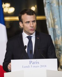 Emmanuel Macron reçoit la Fashion Week à l'Élysée pour dîner