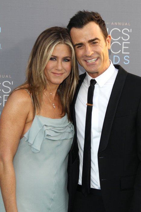 Jennifer Aniston et Justin Theroux ont vogué vers Bora-Bora Jennifer Aniston et Justin Theroux ont vogué vers Bora-Bora
