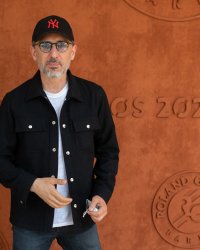 Gad Elmaleh victime d'une arnaque en réservant ses vacances à la montagne