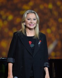 Véronique Sanson, Renaud... tombés dans l'enfer de l'alcool, ils assument