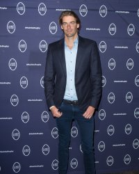Camille Lacourt affole la Toile en posant nu