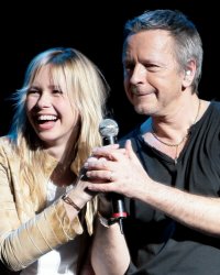 Romane Serda, sur Renaud : "Nous nous aimons encore"