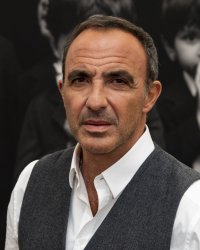 Nikos Aliagas : ce lien particulier qu'il a avec Alain Delon