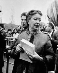 Simone de Beauvoir : un roman abandonné sur son enfance bientôt publié