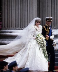 Les 10 robes de mariée les plus mémorables des stars