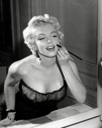 Marilyn, Diana, Audrey... les visages d'icônes retouchés sur Instagram