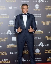 Kylian Mbappé pris dans un braquage avec sa mère ?