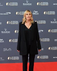 Mathilde Seigner affectée par la mort d'Yves Rénier : "C'était plus qu'un ami"
