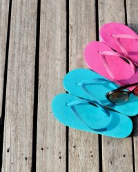 Le retour des tongs compensées des années 1990