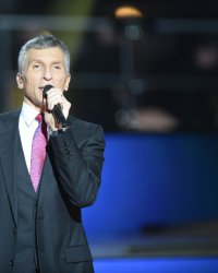 Nagui : ses imitations de Joe Dassin ne plaisent pas aux gens qui louchent