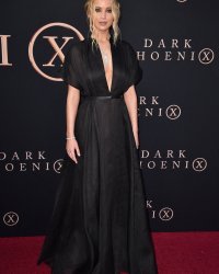 Jennifer Lawrence : cette expérience qui a rendu "horrible" ses voyages en avion