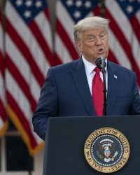 Donald Trump critique envers Meghan Markle : "Elle manque de respect à la reine"