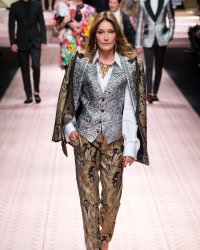 Carla Bruni : sa métamorphose pour Vogue Italia