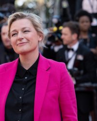 Anne-Élisabeth Lemoine : cet acteur inattendu avec qui elle aimerait dîner