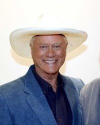 Décès de Dominique Paturel : qui était la voix française de J.R. dans Dallas ?