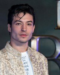 Son coming out était qualifié d'"erreur", aujourd'hui il joue les super-héros