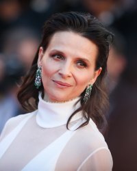 Pour Juliette Binoche, Depardieu est "quelqu'un qui souffre beaucoup"