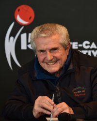 Claude Lelouch : regarder un film seul chez soi, c'est comme une "branlette"