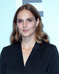 Camille Lou raconte son tournage avec Kevin Costner