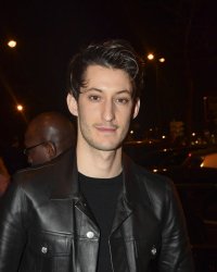 OSS 117 : Pierre Niney rejoint Jean Dujardin au casting du 3e volet