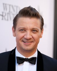 Spawn : Jeremy Renner rejoint Jamie Foxx au casting