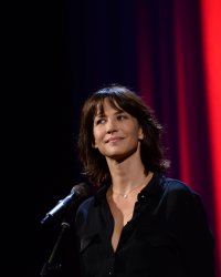 Sophie Marceau "a perdu pied" à Cannes selon Dominique Besnehard