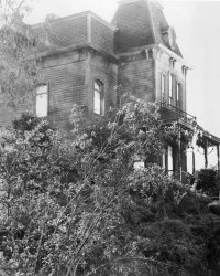 Psychose: le manoir du film d'Hitchcock trône sur le toit d'un musée new-yorkais