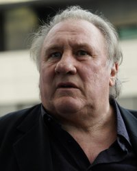 Gérard Depardieu "étonnant de vérité" dans la peau de l'inspecteur Maigret