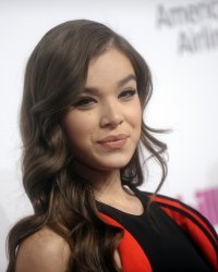 Hailee Steinfeld dans le spin-off de Transformers sur Bumblebee ?