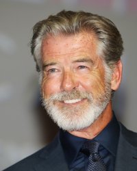 Pierce Brosnan en incursion dans le monde des super-héros : une première !
