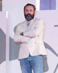 La prochaine comédie de Quentin Dupieux avec Alain Chabat a une date de sortie