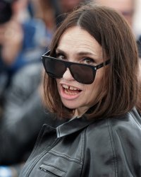 Béatrice Dalle défend Corinne Masiero : "Plus c'est hardcore, plus ça me plaît"
