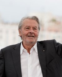 Alain Delon : les dessous de son retour sur grand écran dans Toute ressemblance