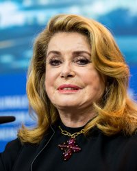 Après son AVC, Catherine Deneuve reprend les tournages dès juillet